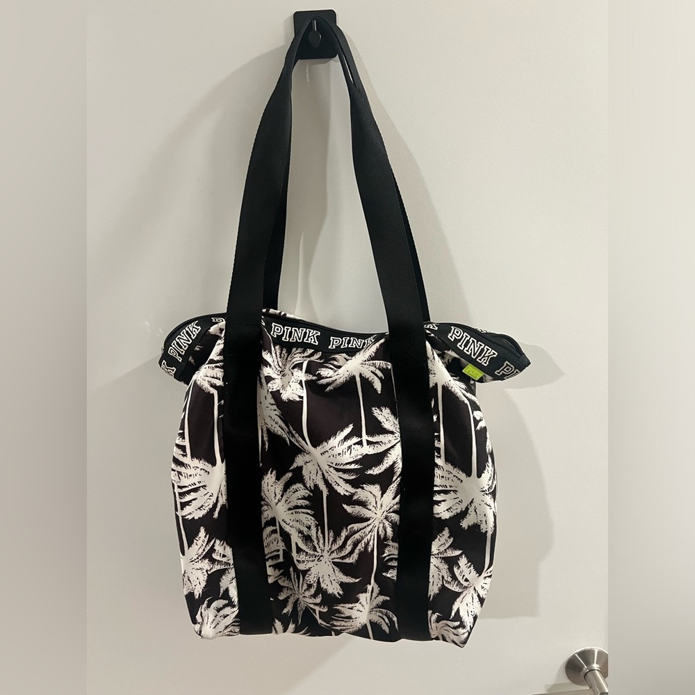 Black and white palm tree VS Pink Tote bag